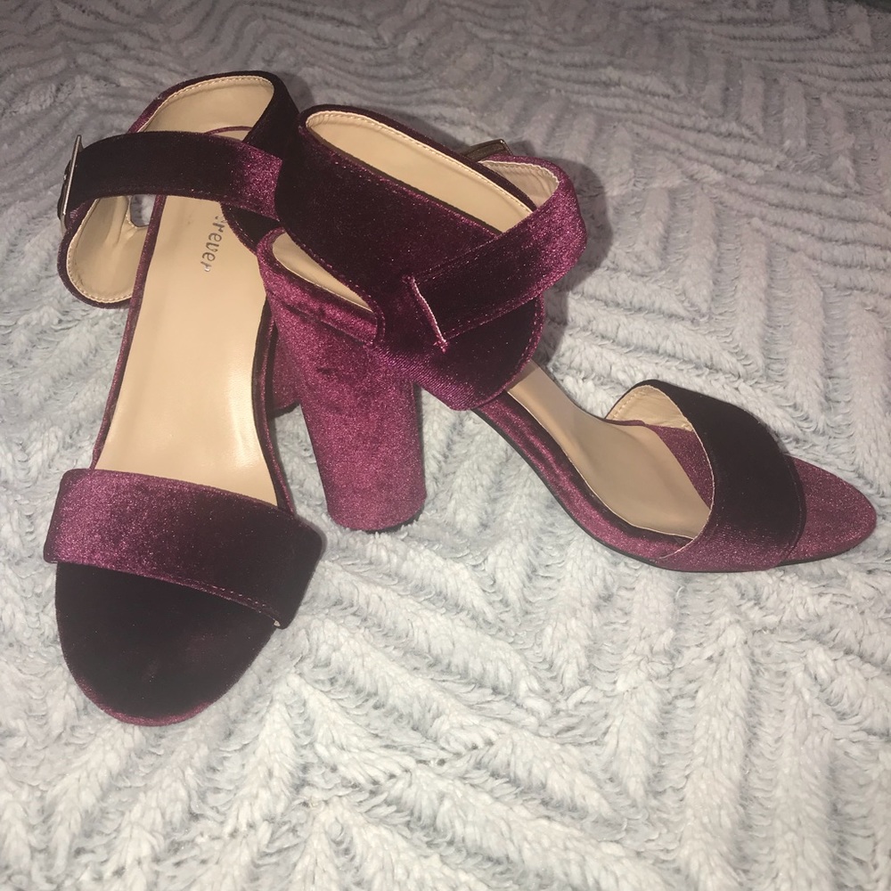 Size 9 Forever Burgundy Heel